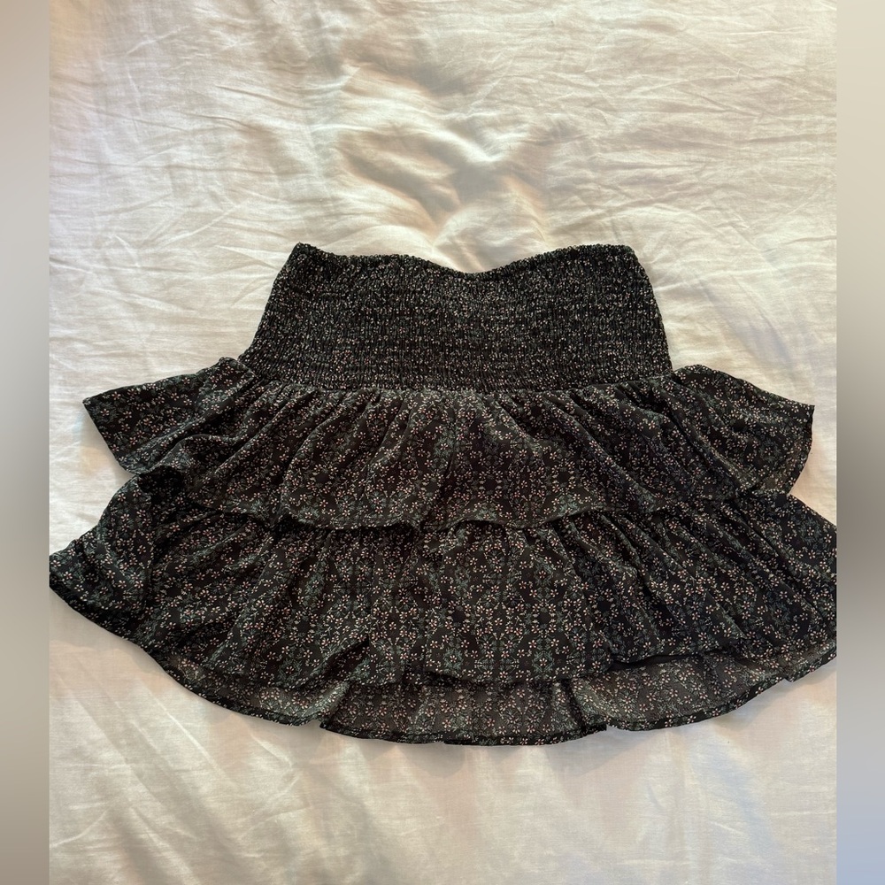 Black flowery flowy mini skirt size medium